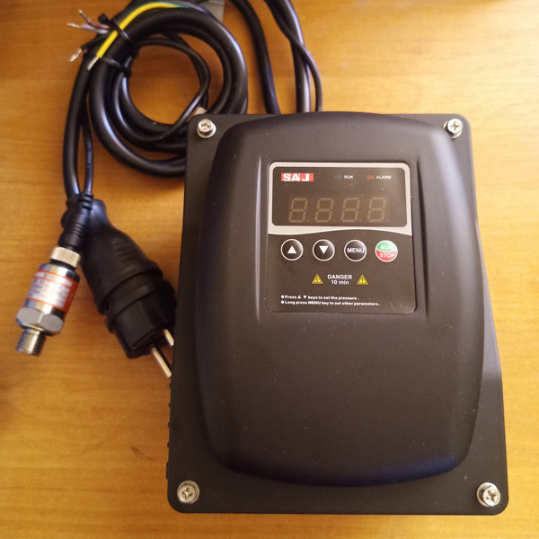 Частотний перетворювач SAJ 2.2кВт для помпи вхід 220В вихід, 3 фази, частотник + перетворювач тиску. фото 3